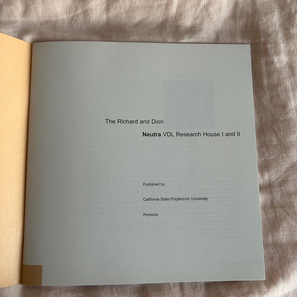 The Richard and Dion Neutra VDL Research House I and II book pamphlet 1999 - Picture 3 of 5